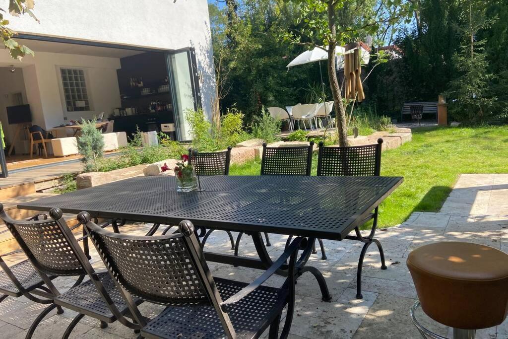 Entspannt In Nuernberg - Das Einhoernchen Bagian luar foto